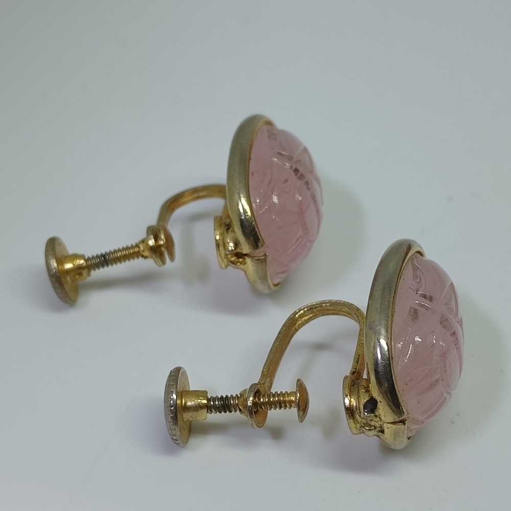 * vintage Pink Marble Glass Scarab Egyptian screw back earrings - Picture 3 of 4